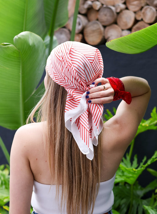 Linear Silky Square | Red